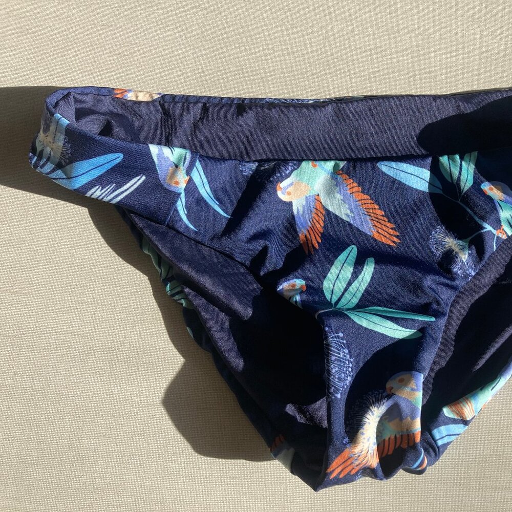 Patagonia reversible swim bottom, size XS